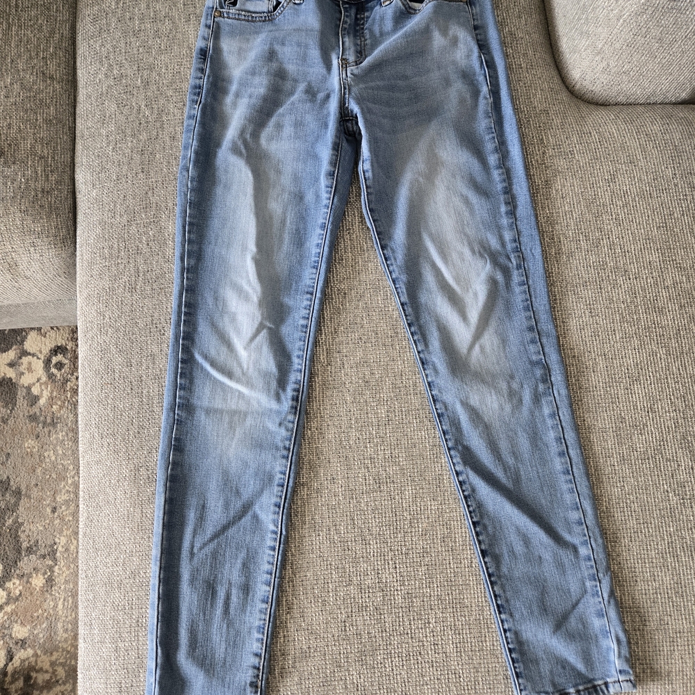 KanCan Women's Faded Blue Skinny Jeans